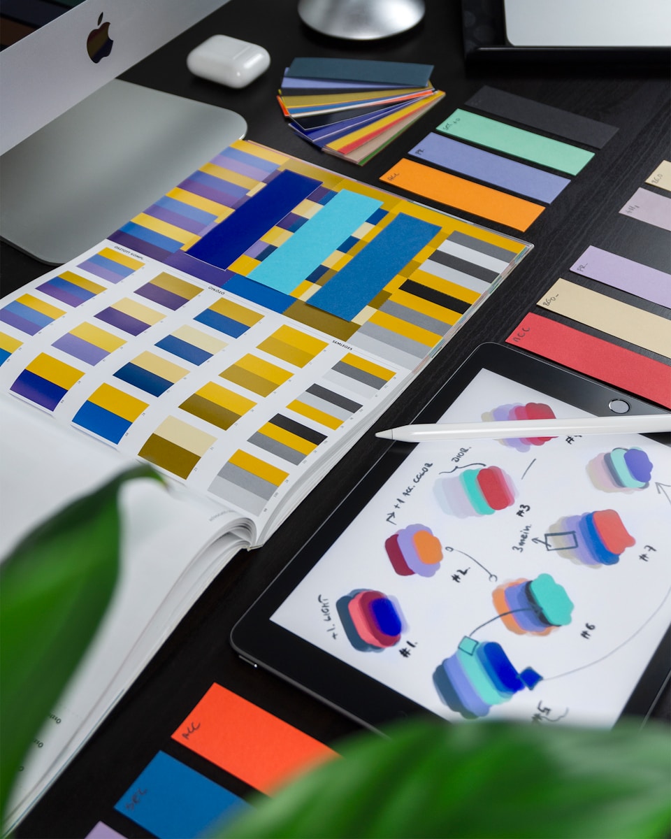 Fargeprøver brukt i arbeidet med digital design