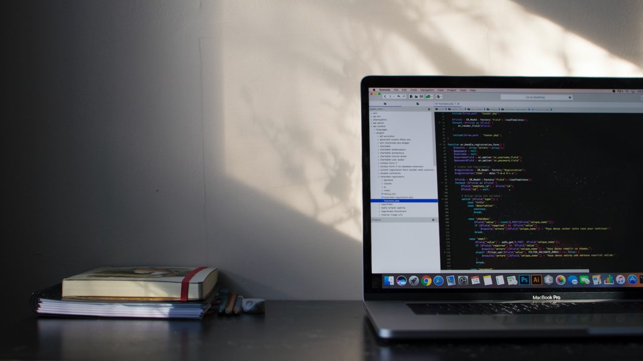Utvikling av WordPress-nettside på en bærbar datamaskin